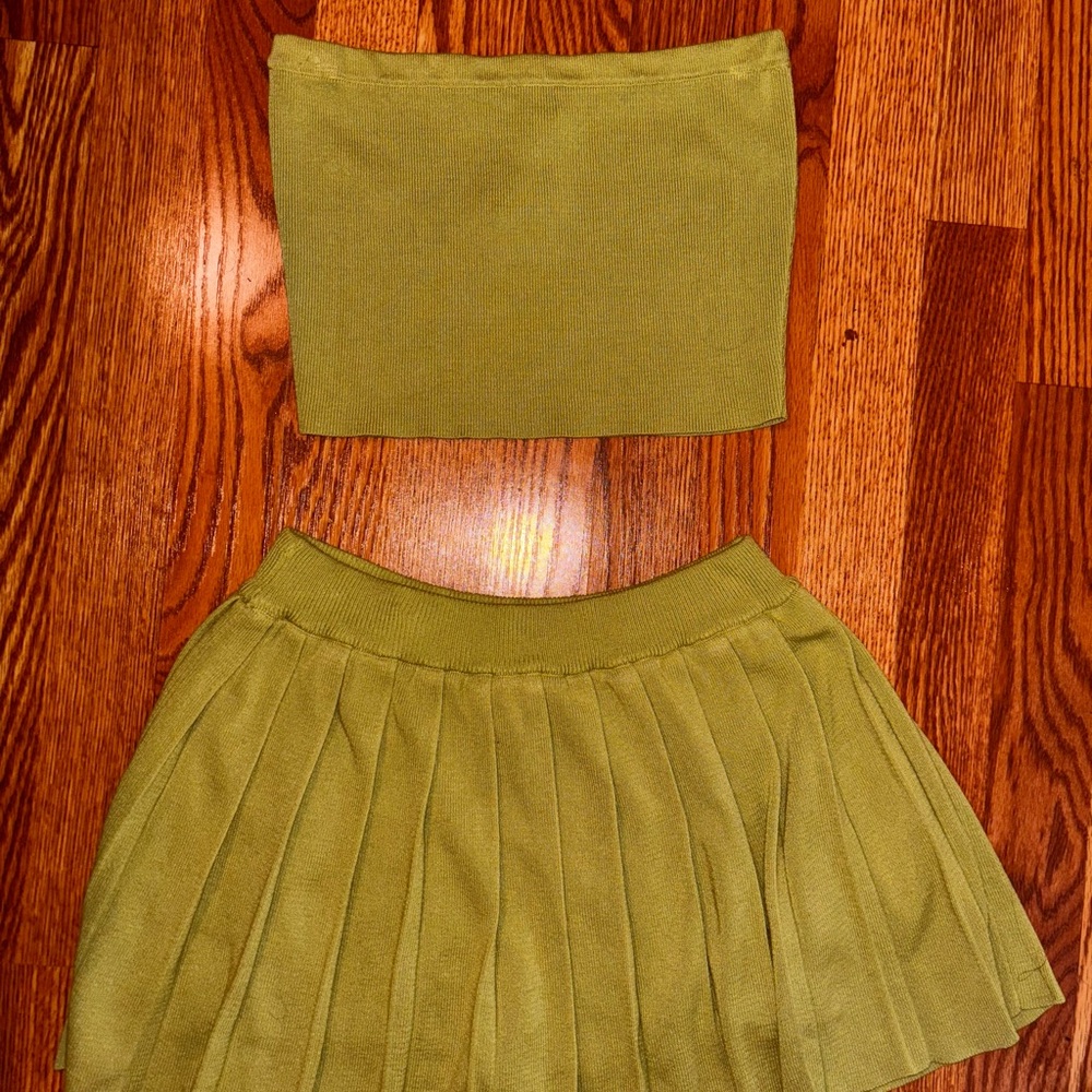 Daisy Olive Mini Skirt Set